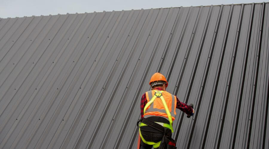 Expert Emergency Roof Repairs services in Hewitt, WI